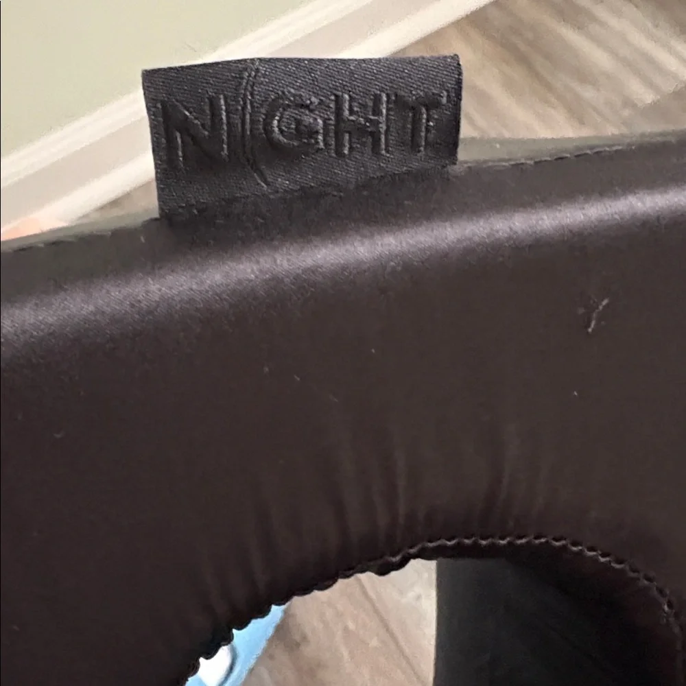 NIGHT Silk Memory Foam Midnight Black Travel Neck Pillow